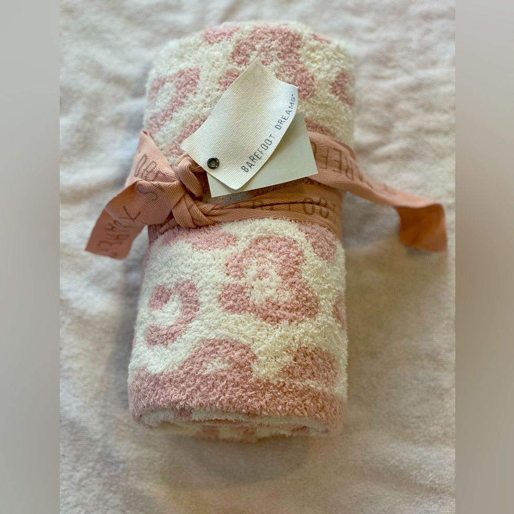 NWT! Nordstrom/ Barefoot Dreams baby blanket